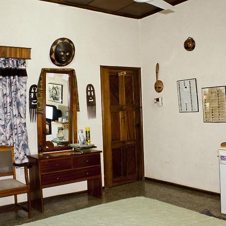 Four Villages Inn Кумаси Екстериор снимка