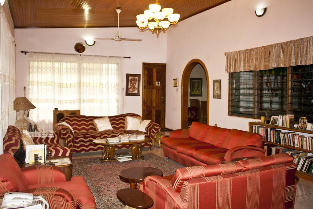 Four Villages Inn Кумаси Екстериор снимка