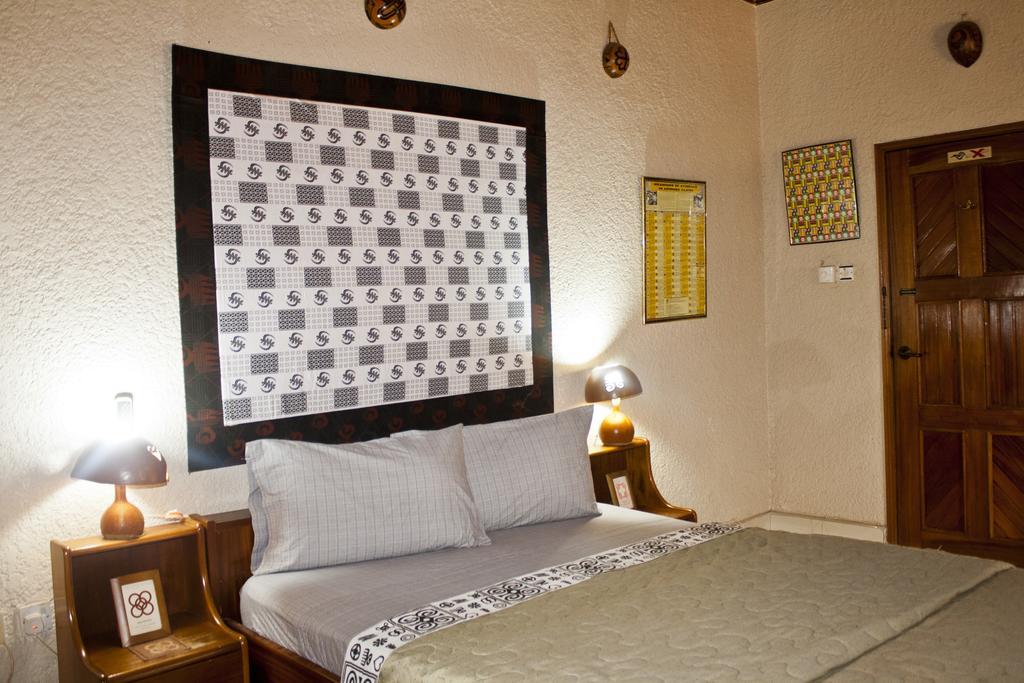 Four Villages Inn Кумаси Стая снимка
