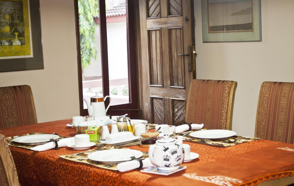 Four Villages Inn Кумаси Екстериор снимка