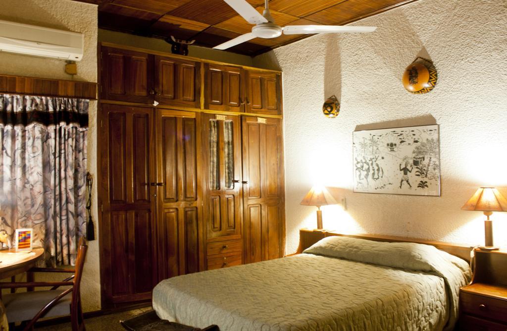 Four Villages Inn Кумаси Стая снимка