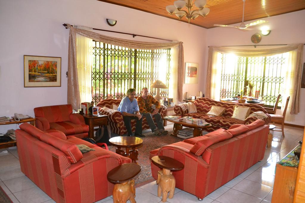 Four Villages Inn Кумаси Екстериор снимка